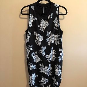 💗NWOT💗 Zoe + Phoebe Floral Dress